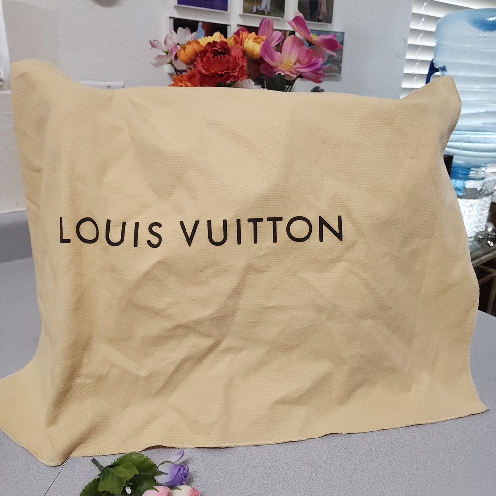LIKE NEW Louis Vuitton GM Neverfull Large Tote Bag - Picture 4 of 16